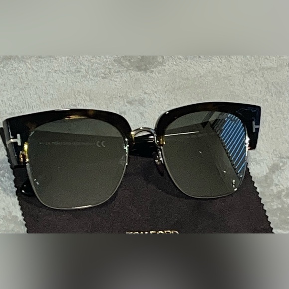Tom Ford Accessories - Tom Ford Dakota 02 sunglasses TF554  Black Sunglasses with Case EUC
